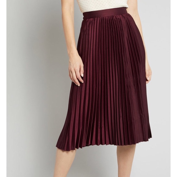 Modcloth Dresses & Skirts - ModCloth Polished Pleated Midi Skirt in Burgundy